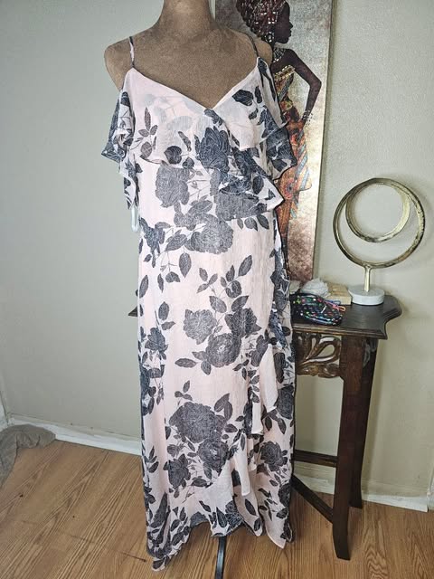 London Times Blush Pink & Charcoal Floral Print Ruffle Cold Shoulder Midi Dress