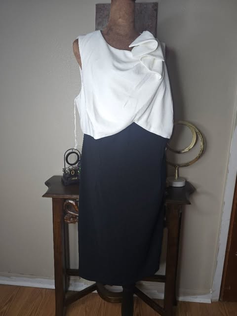 London Times Black & White Color Block Sleeveless Ruffle Sheath Dress