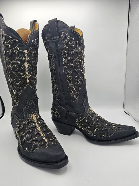 Black Leather Pointed Toe Cowgirl Boots | Teal & Red Stitching