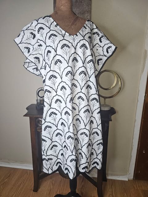 Black & White Abstract "Tree/Shell" Print Kaftan-Style Shift Dress